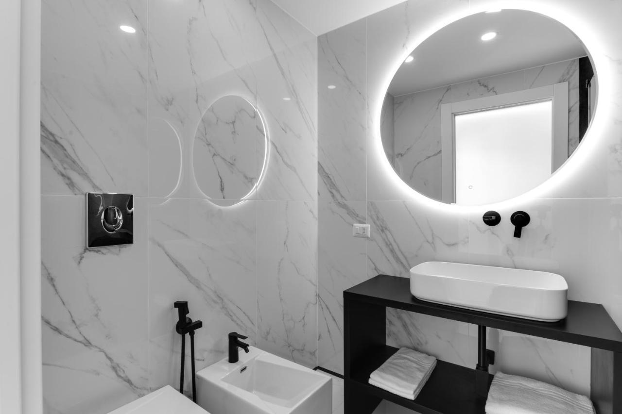 Caralis Suites Rooms Кальярі Екстер'єр фото
