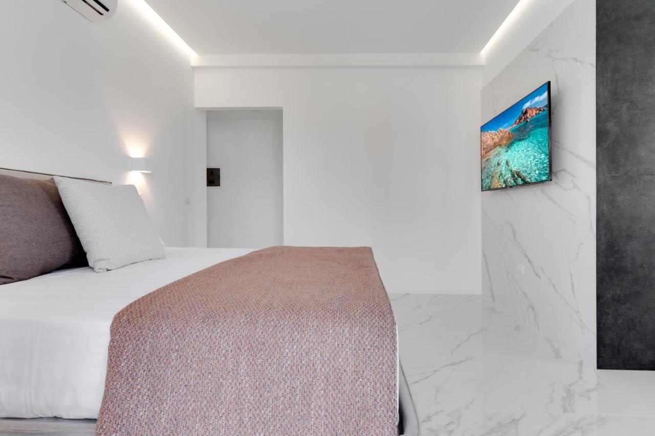Caralis Suites Rooms Кальярі Екстер'єр фото