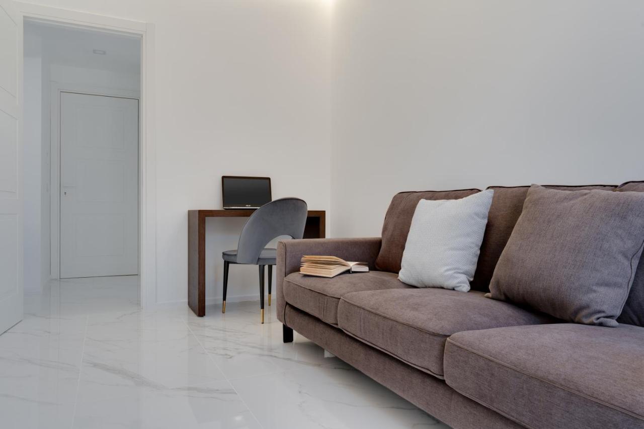 Caralis Suites Rooms Кальярі Екстер'єр фото