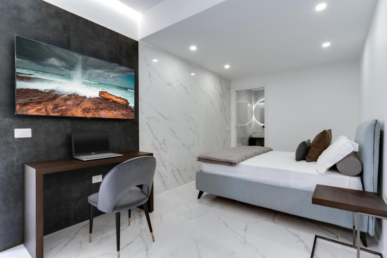 Caralis Suites Rooms Кальярі Екстер'єр фото