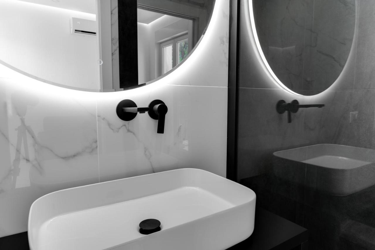 Caralis Suites Rooms Кальярі Екстер'єр фото