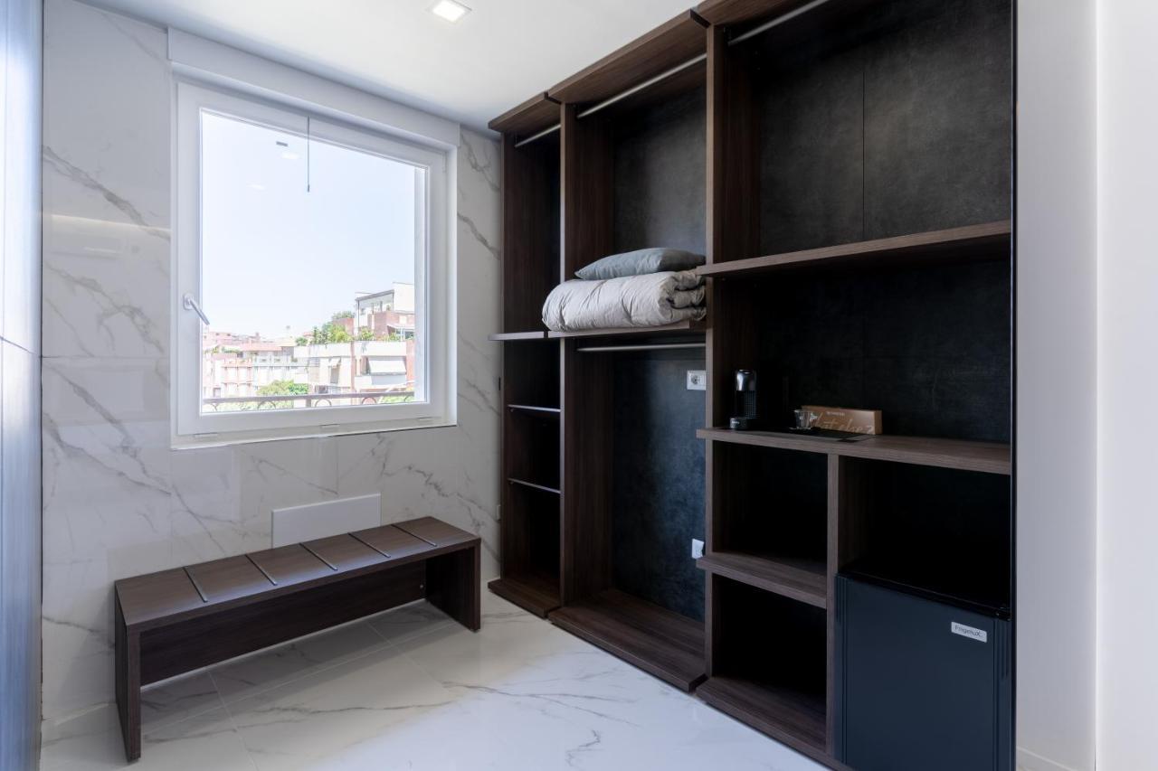 Caralis Suites Rooms Кальярі Екстер'єр фото